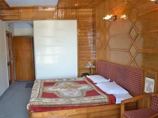 Radha Continental Hotel 나이니탈 외부 사진